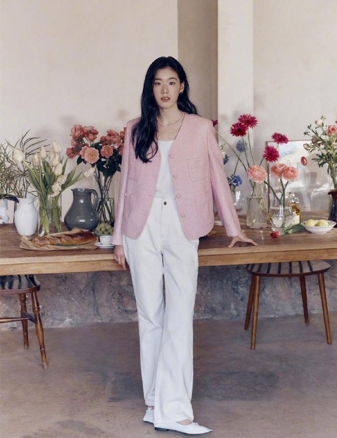 马卡龙灰色配什么颜色好看,高级感配色穿搭马卡龙