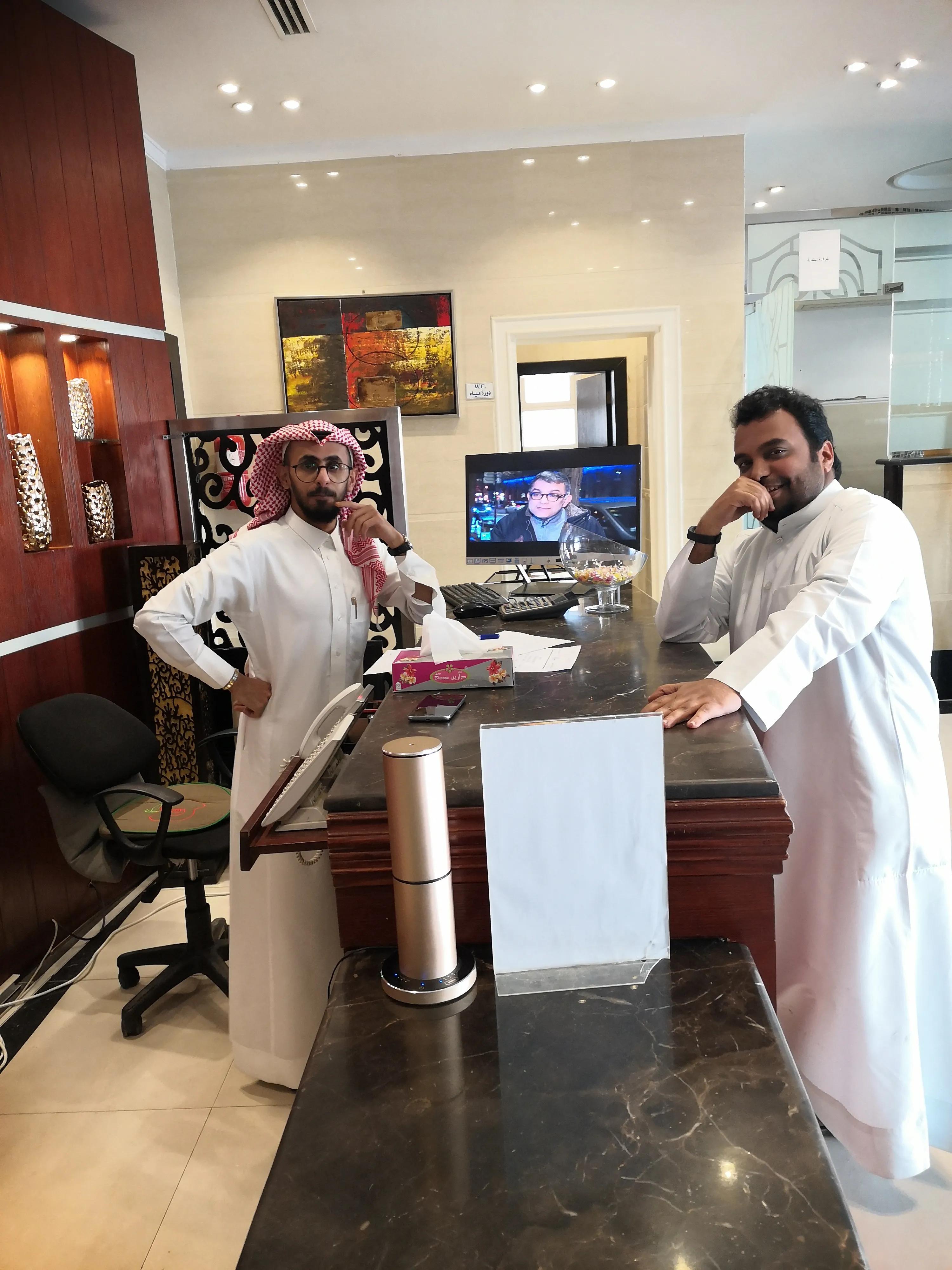 头顶一块布不是恐怖就是富什么梗,头顶一块布的人为啥那么富