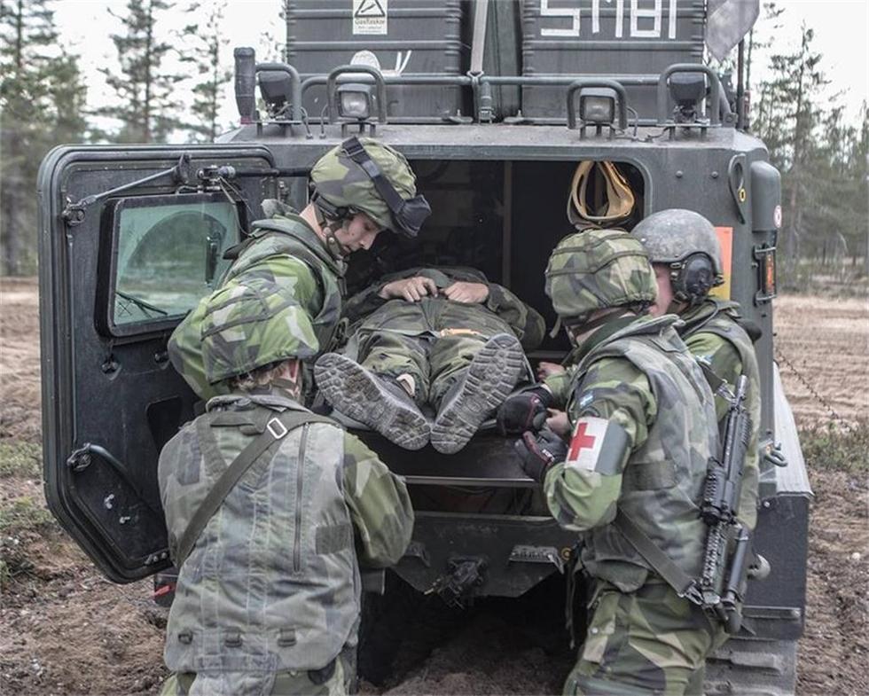 现代战场急救止血理论、技术与器材