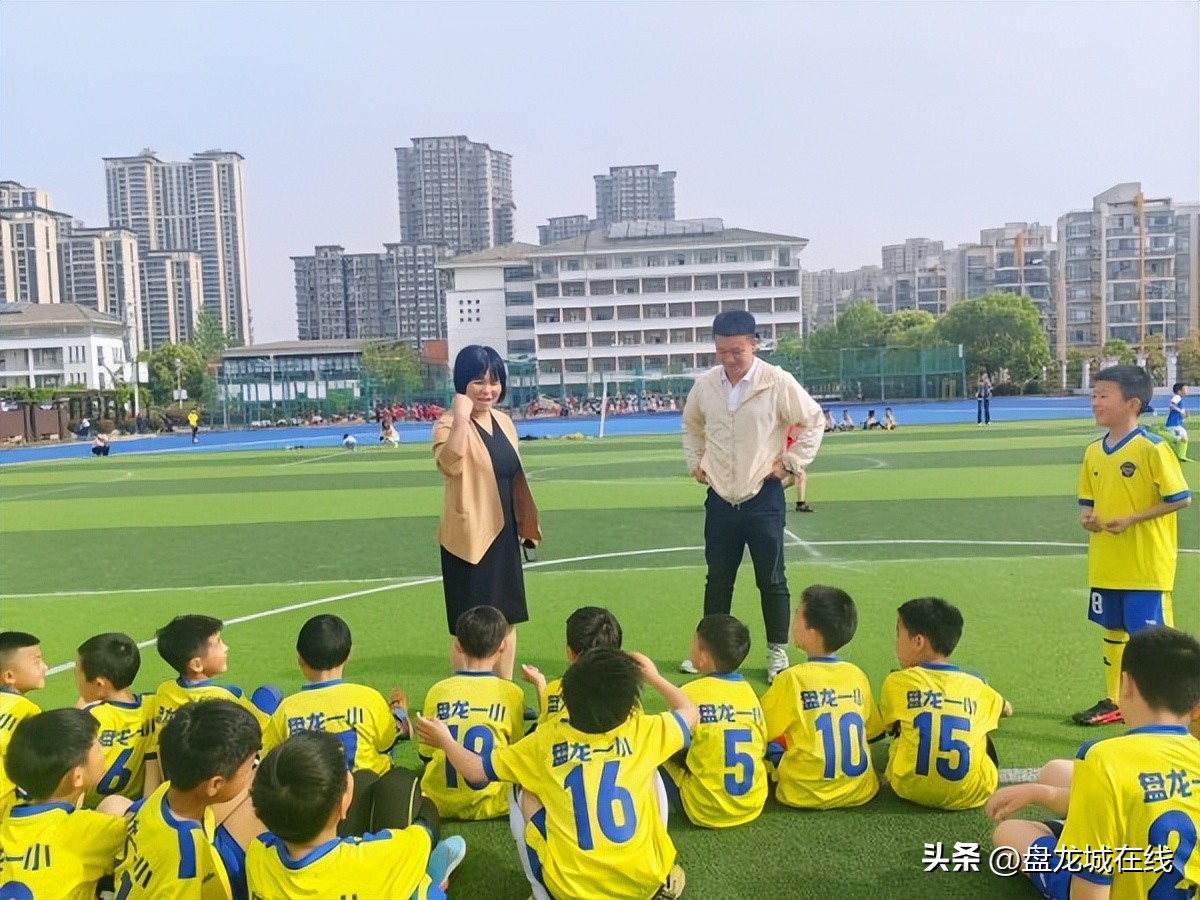 足够精彩的比赛,足够精彩校园足球联赛火热进行中