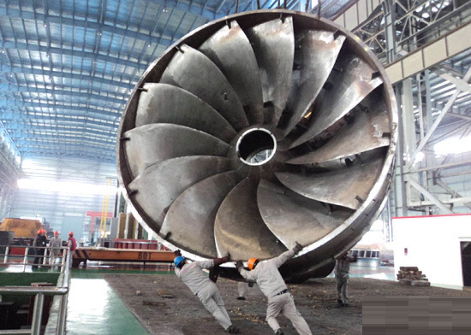 浙江富阳大黑马:18岁进厂,买断国有企业,A股上市,年入131.2亿