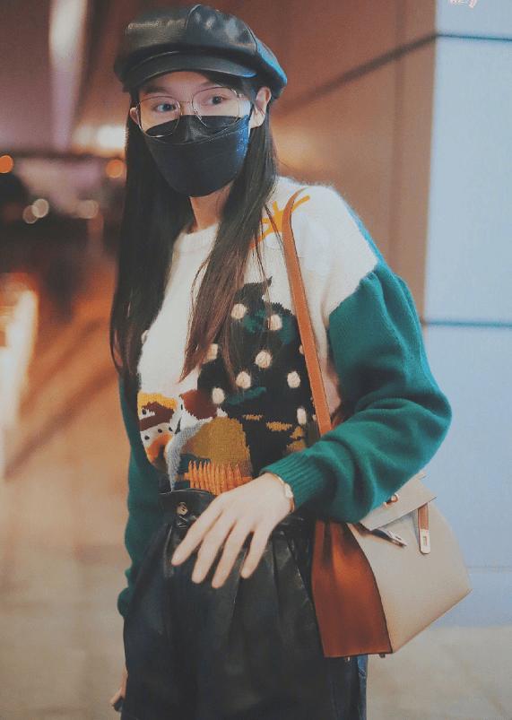 唐嫣在机场时背的焦糖色包,唐嫣曾经用过哪些包包