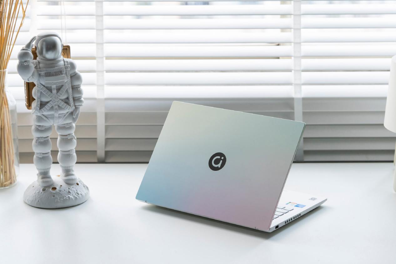 华硕无畏15和华硕vivobook15,华硕vivobook14和华硕无畏哪个好