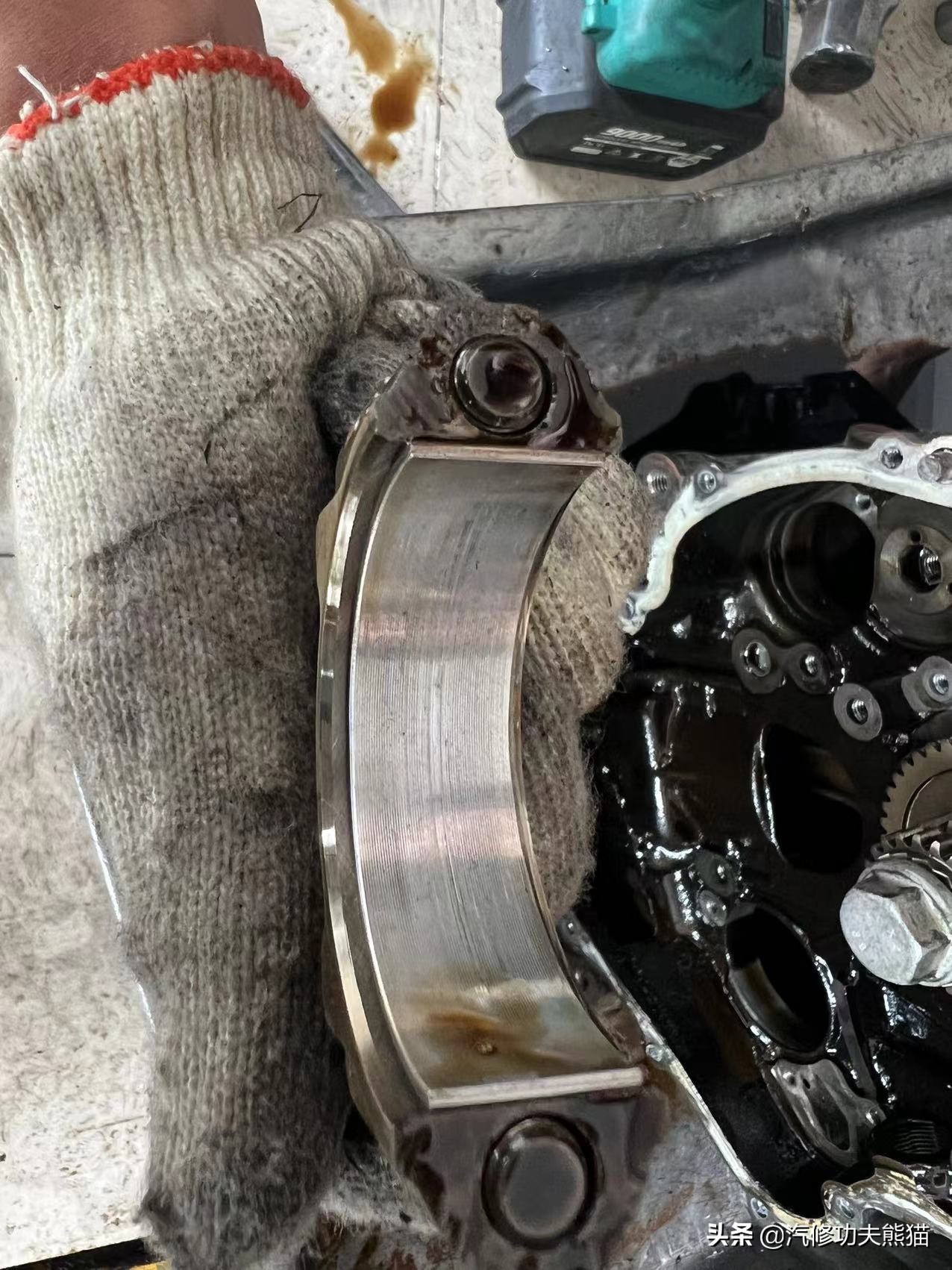 严谨的德国工人钣金修复,严谨的德国师傅修复事故车