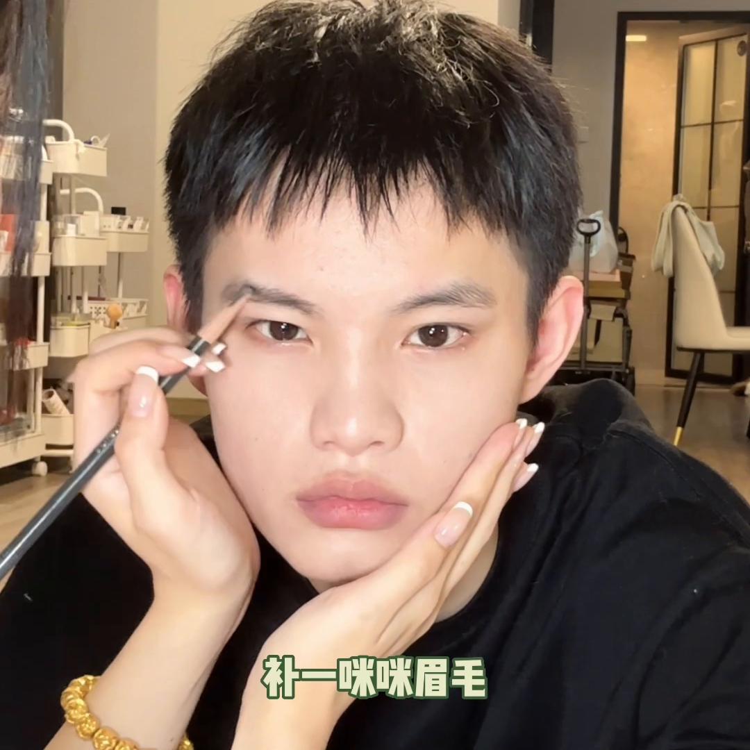 今天就是一期！改造油腻男大→清爽男大！#神奇的白泥#当...