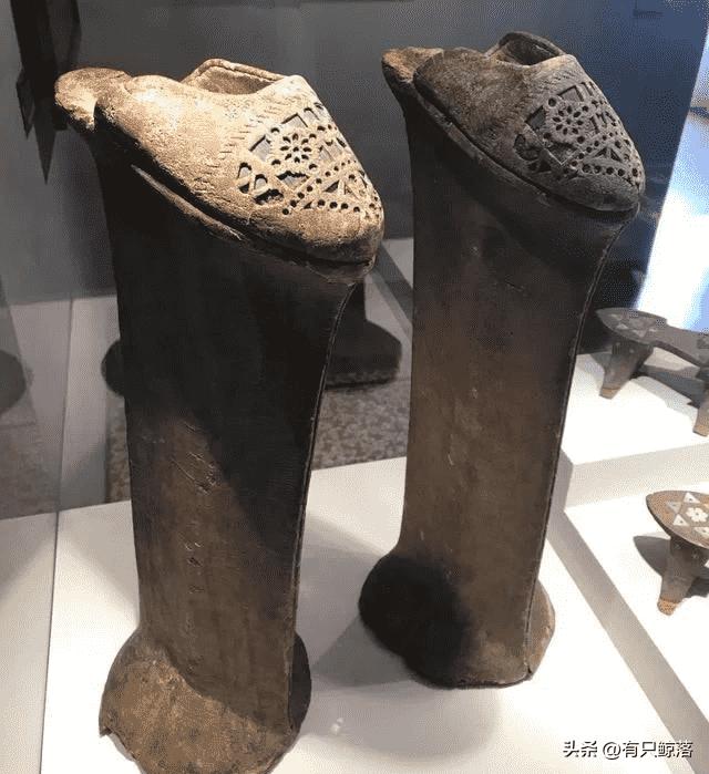 孩子吸吮母亲干瘪的乳房!42年河南饥荒真实场面,比电影残酷十倍