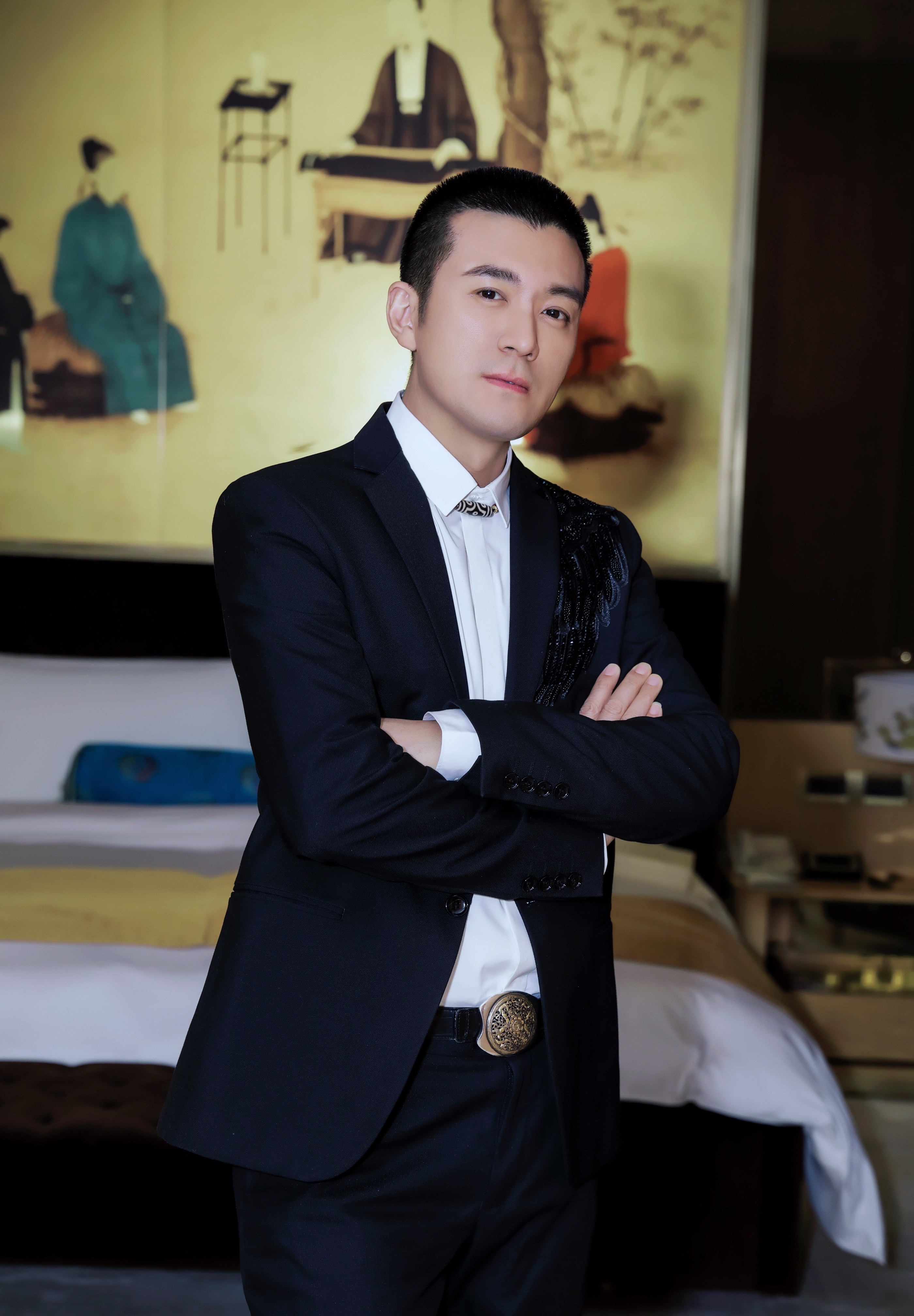 杨子直播深受大家喜爱，被人民日报授予“人民主播•品牌推荐官”