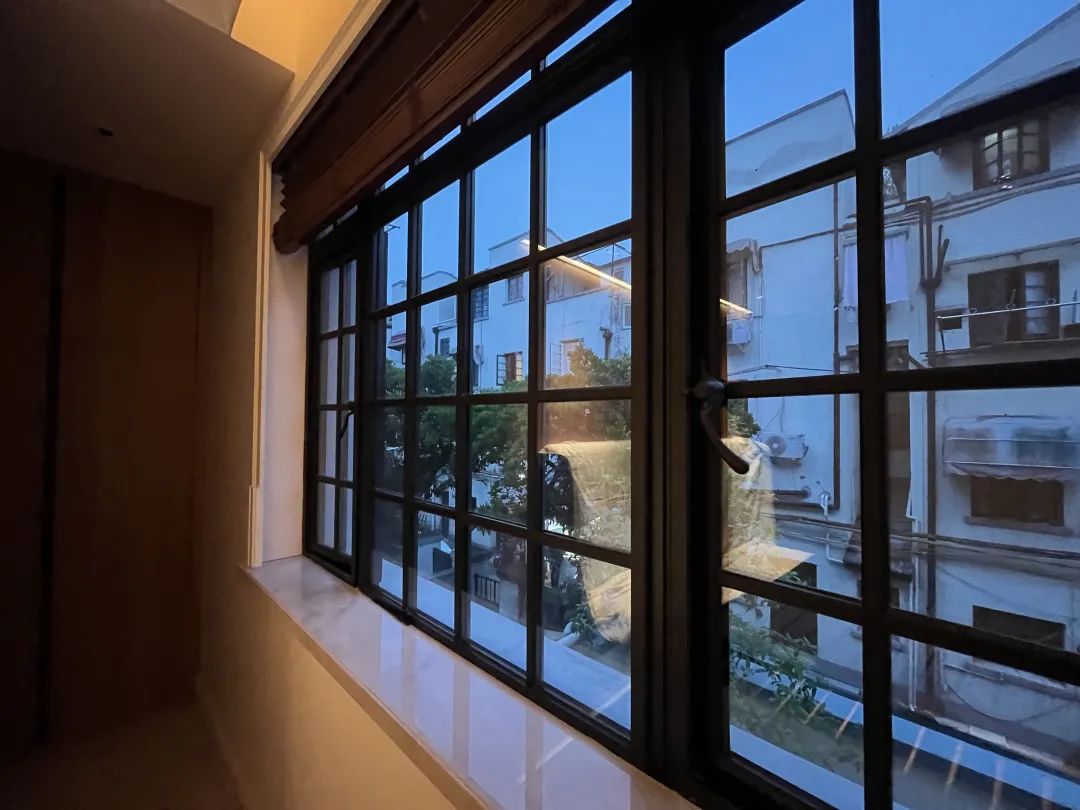 一个月三十万，能租到什么样的房子