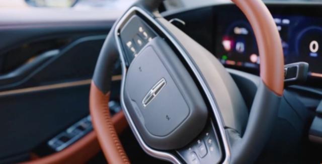 预算30万左右买豪华轿车，林肯Z值是否值得选择？