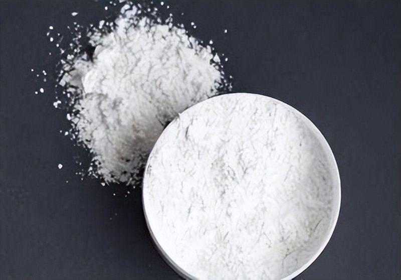 央视曝光市场“夺命毒衣服”，致癌物超标20多倍！可别再乱买了