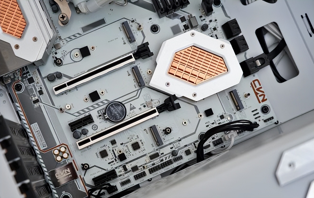 双11装机汇报：13700KF+七彩虹Z790+骨伽天吴T5水冷投入1个W