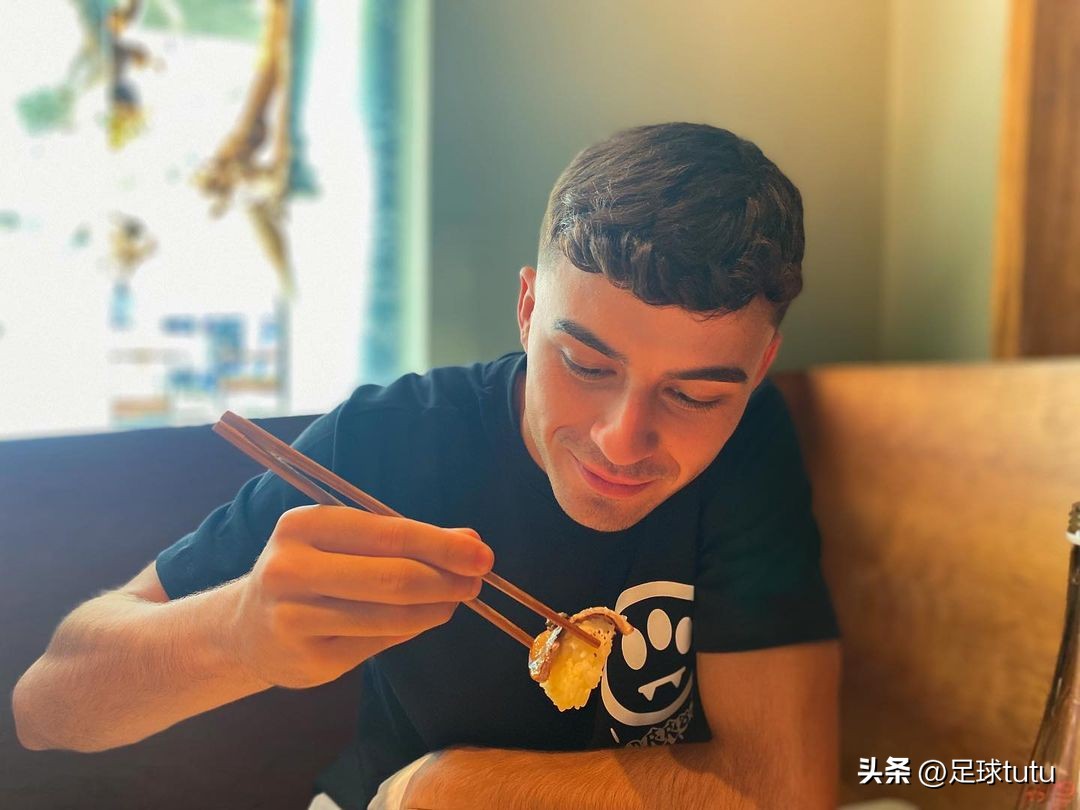 小学生才做选择下一句,小孩才做选择成年人全都要