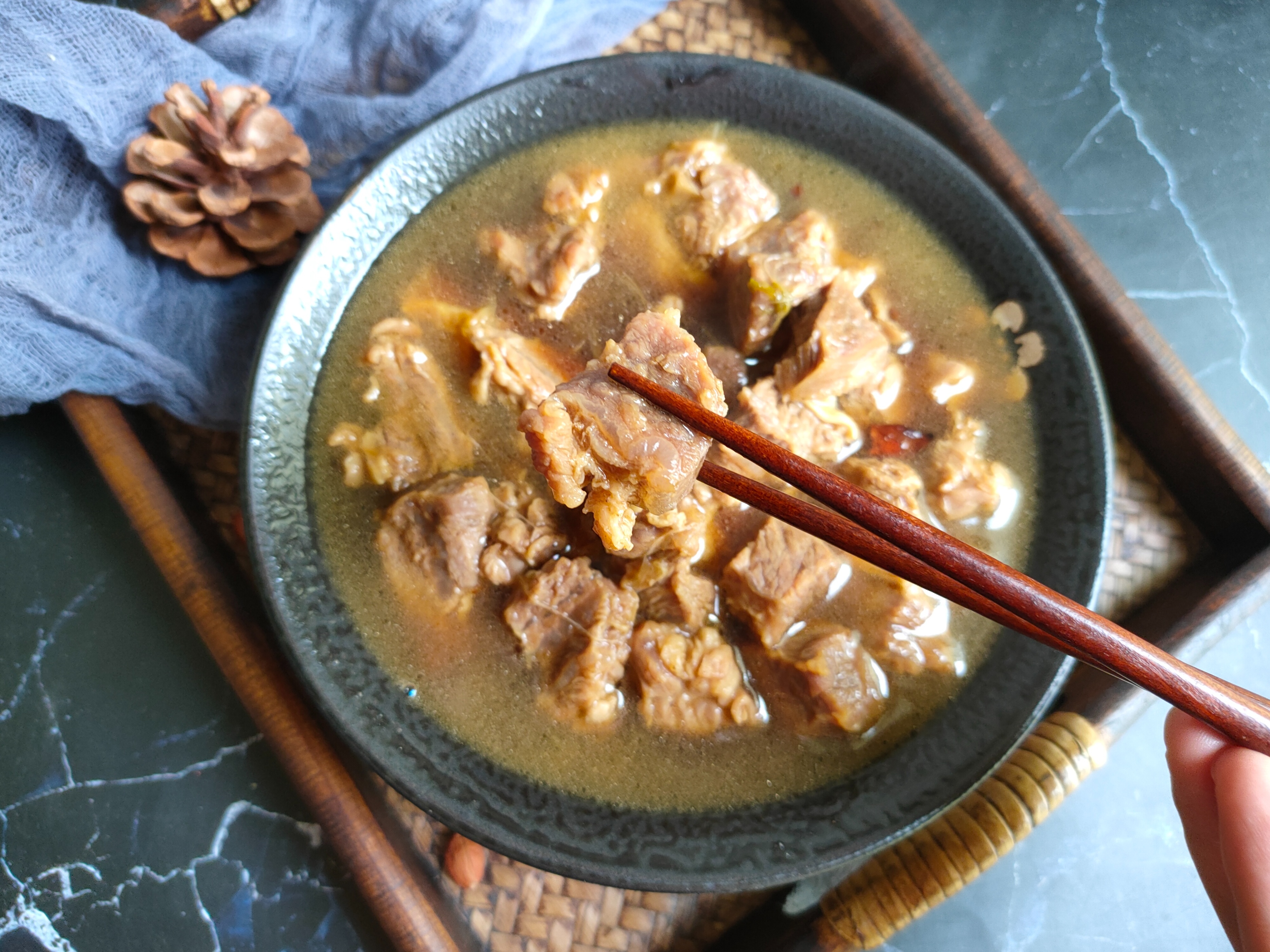 家常炖牛肉做法牛肉加一物软烂,高压锅炖牛肉多长时间牛肉软烂呢