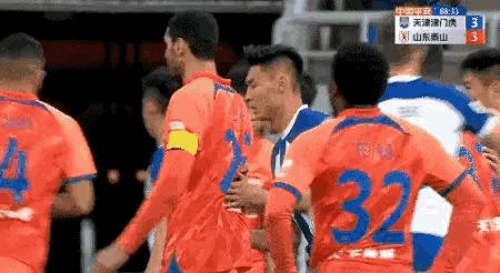 裁判的能力造就了津鲁之战最后的红牌