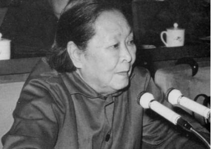 1953年，毛主席重逢黄埔校花，不料先开口：阿曾，你为何不来找我