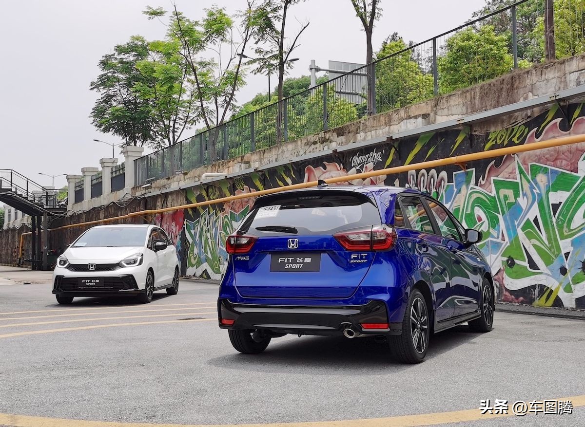 买二手飞度5还是买新飞度4,新飞度和老飞度对比