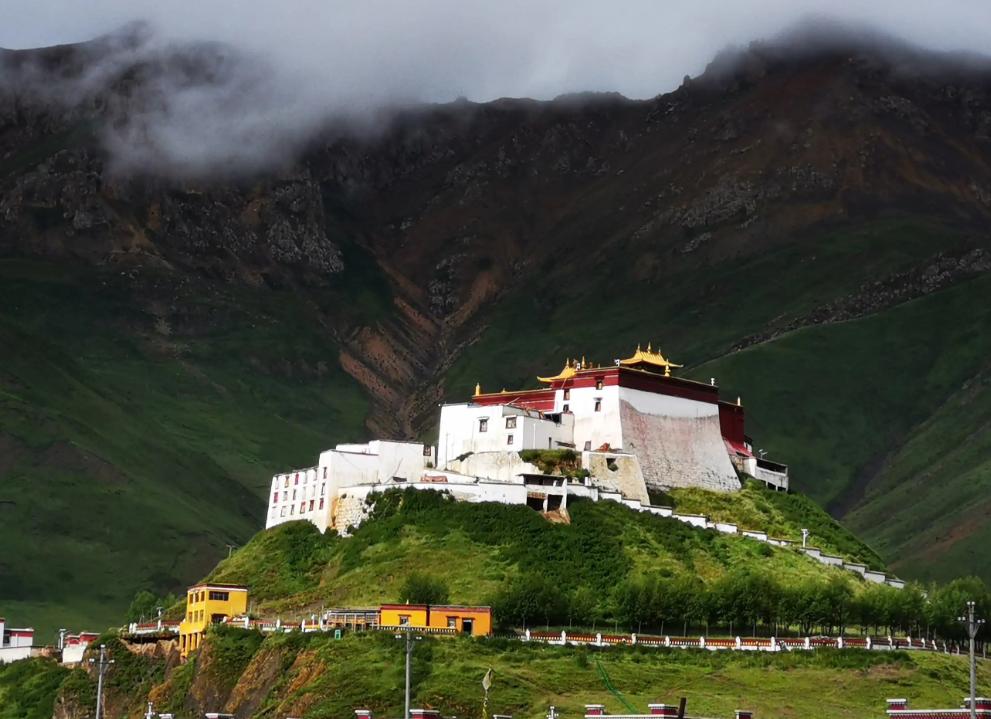 西藏公务员在藏8年工资计算标准,西藏籍区外公务员待遇怎么样