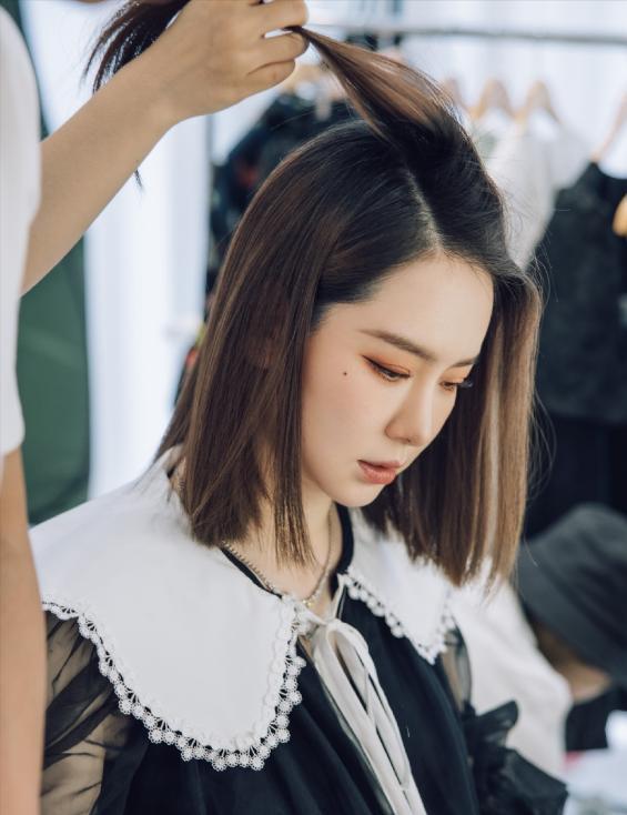 待产的戚薇公开假货事件进展，下个月生二胎，老公忙着录3档综艺