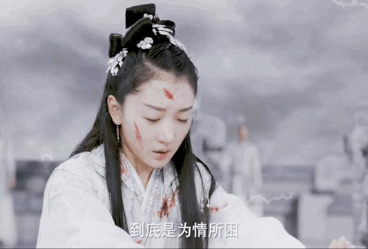 她也翻车了？？明明那么美，却被造型毁到没眼看，她这是怎么了？