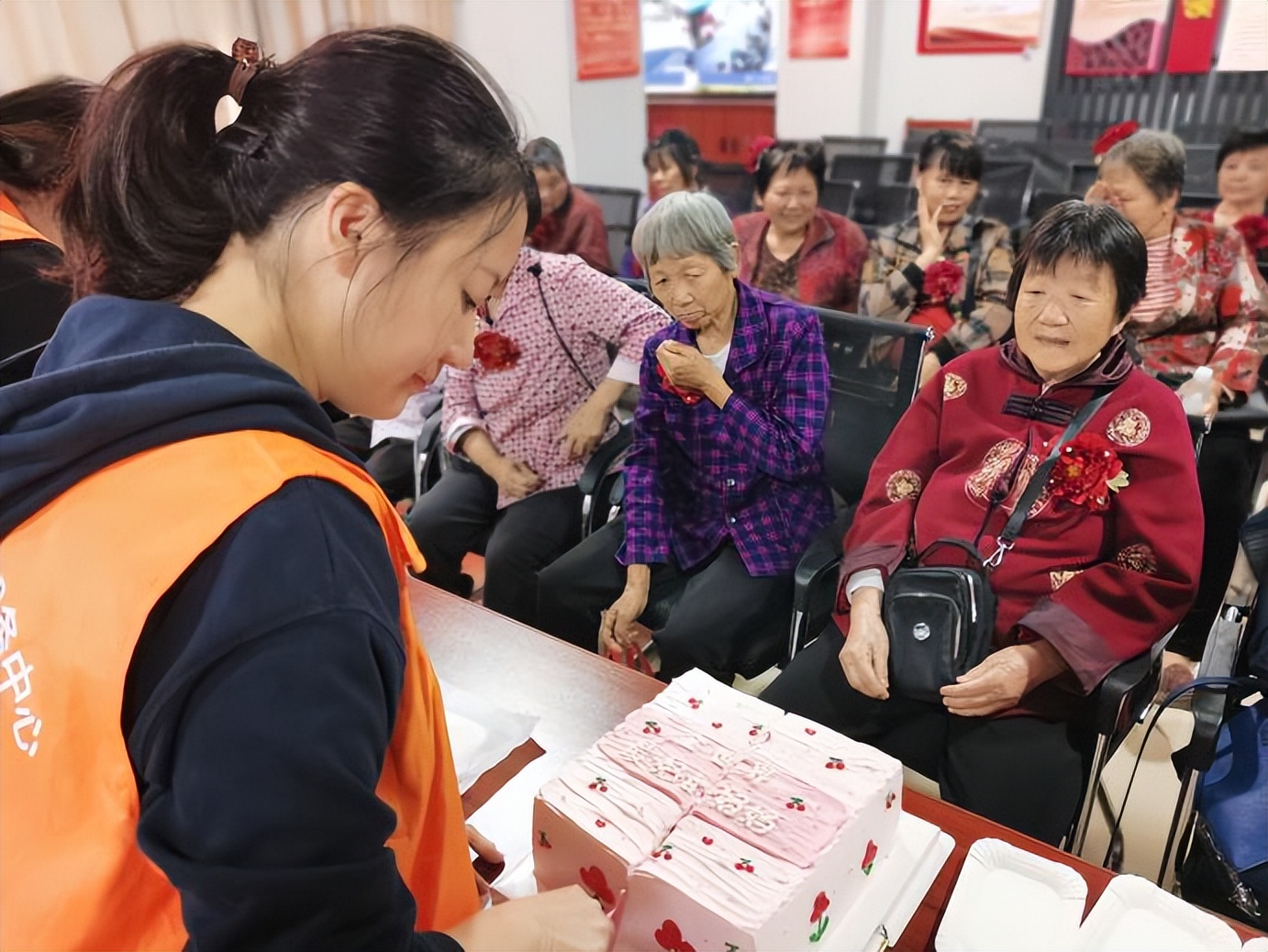 五社联动关爱老人活动,2023年五社联动公益主题