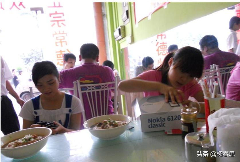 东莞往事，大型皮具厂做了五年车工，查货部很多女孩子，没抓住