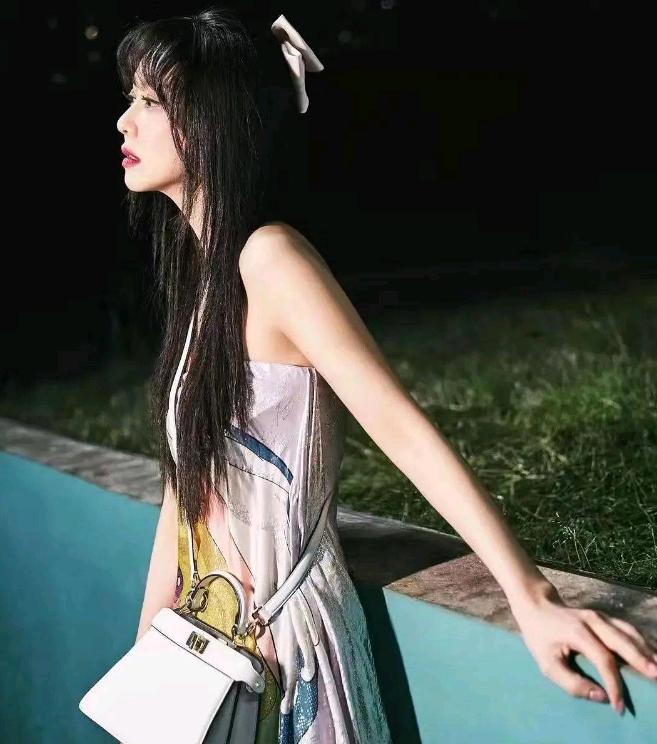 审美降级！不老女神从港风变成网红脸，网友认不出：低级太多