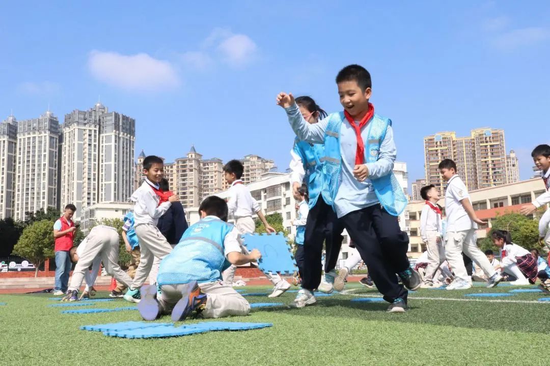 学习宣传贯彻*党**的二十大精神｜助力乡村振兴南宁公安在行动