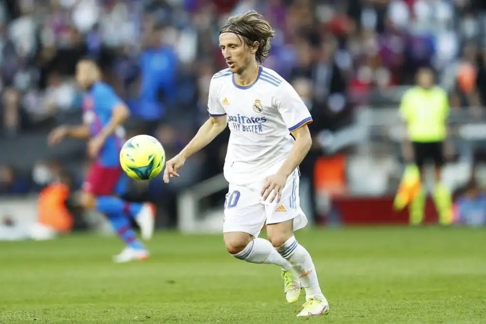 贝林厄姆和恩佐哪个强,贝林厄姆vs恩佐