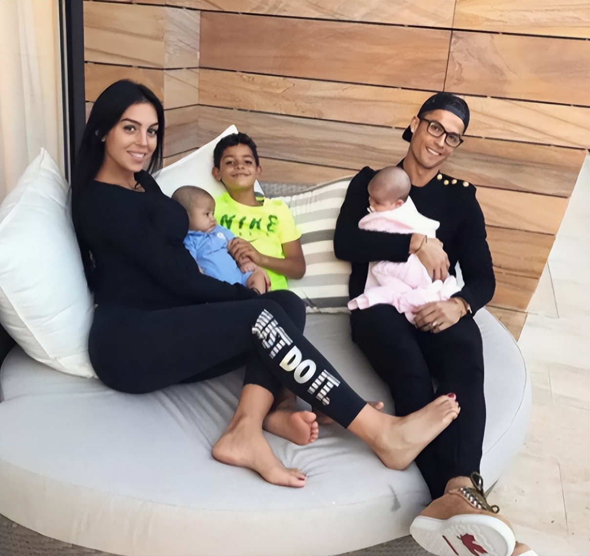 c罗和乔治娜现在关系,乔治娜c罗官宣恋情