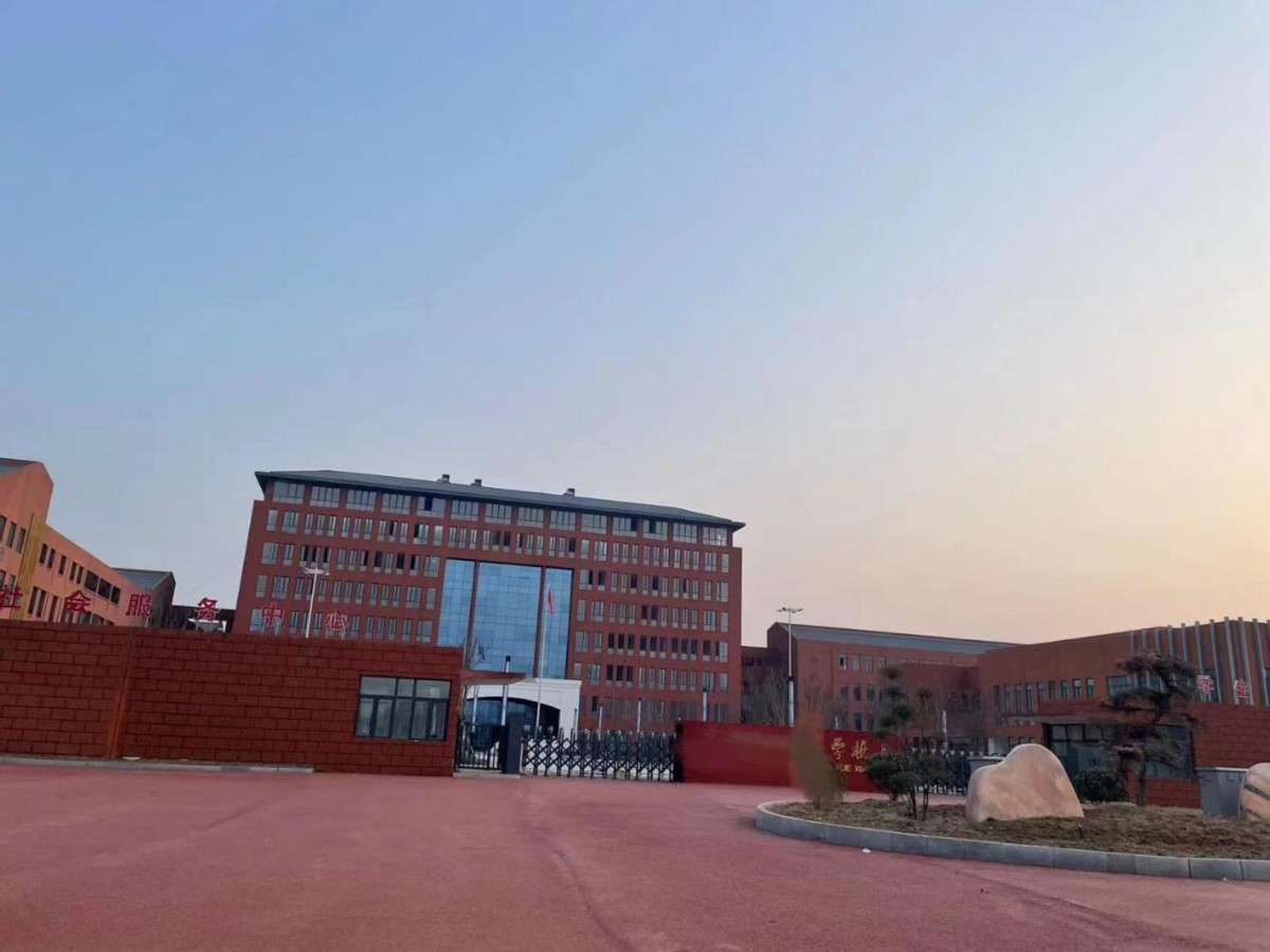 县城相亲图鉴：高学历女孩被剩下，有弟弟是最大扣分项；体制内外基本不通婚；男公务员和女老师是最佳组合