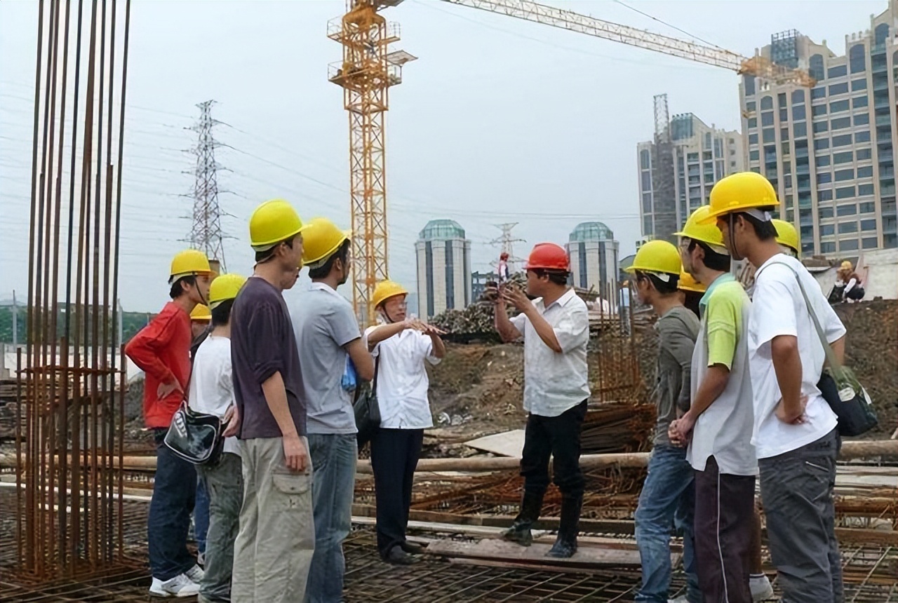 大学里几个比较累人的专业，专业课学习难度大，但毕业后却很吃香