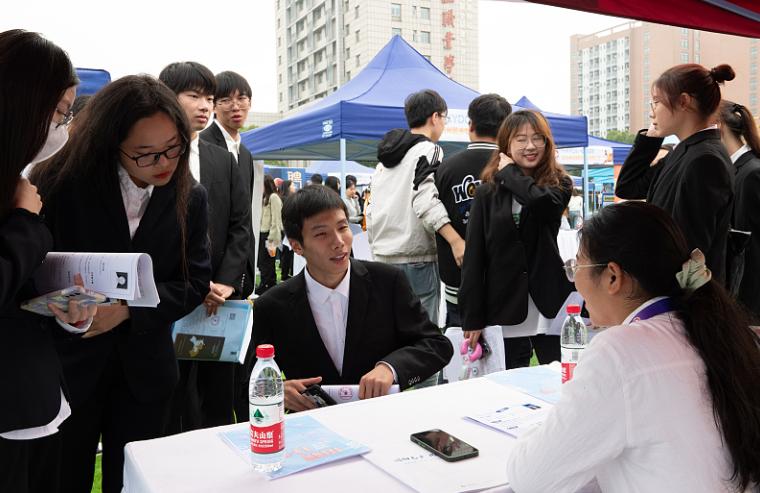 专科生就业率反而比本科生高,专科就业率高于本科生