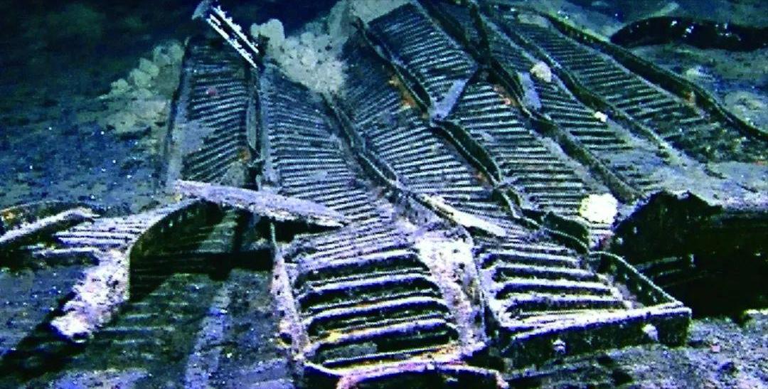 英国舰队沉没新闻,1988年英国货轮沉没