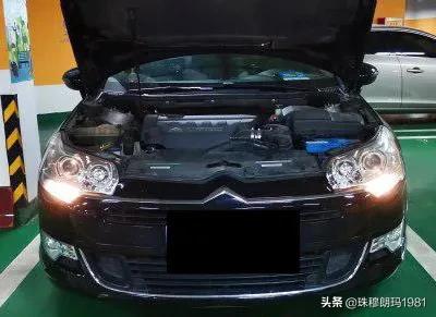 自己动手更换雪铁龙c5转向灯,天逸c5自己更换led灯