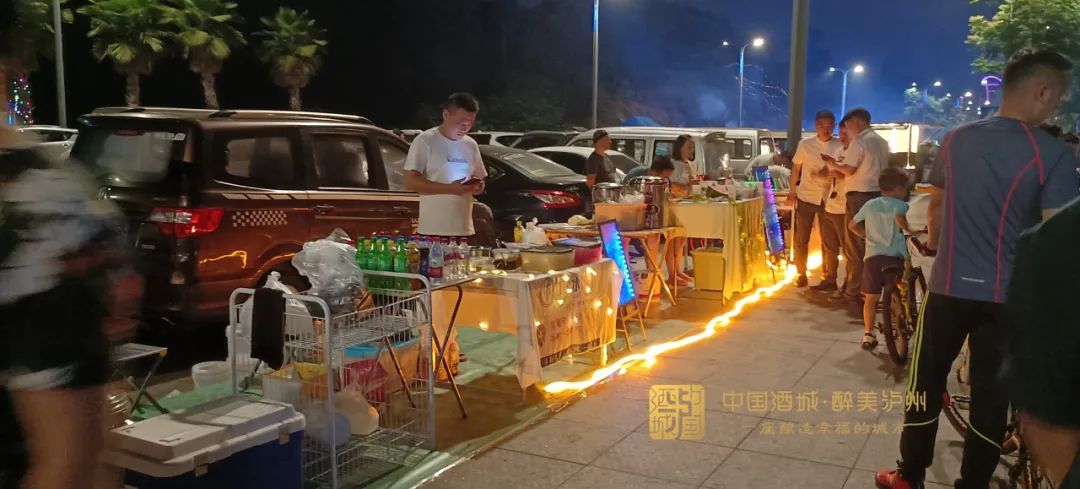 泸州网红夜市开了吗,泸州北滨网红夜市街
