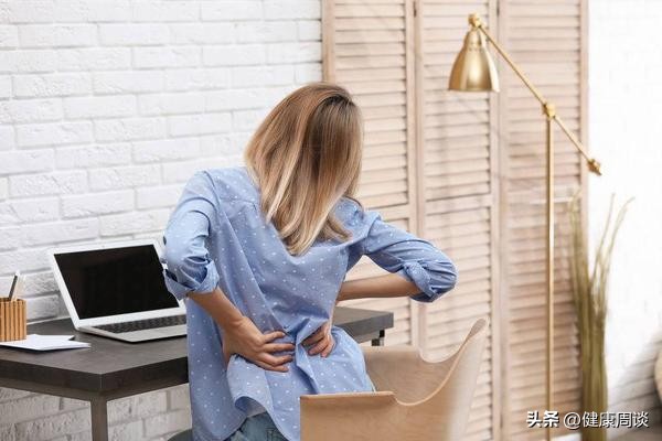 姨妈期排出大血块怎么回事,女人姨妈出血块怎么回事