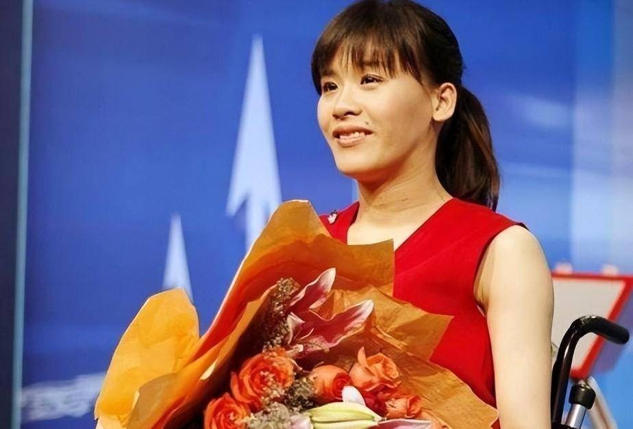 体操冠军桑兰瘫痪25年，自爆一年用2000根导尿管，打出租车遭拒载