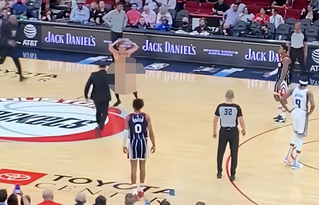 nba上的奇葩事件,nba球场上的奇葩事件