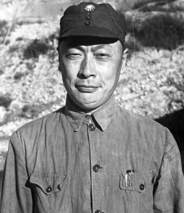 毛主席参加陈毅追悼会，看到一副挽联，停下问道：这是谁写的？