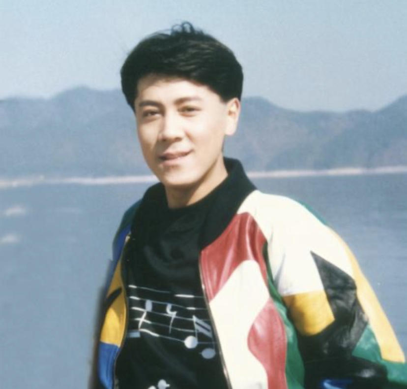 不婚、接廉价商演、走穴…一首歌唱一辈子的老牌歌星，现状各不同