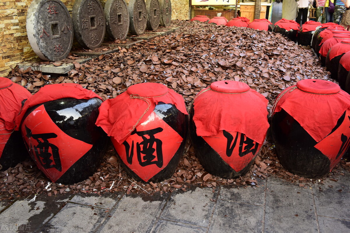 探索中国的美食文化与特色菜肴,探索古代酒文化畅享美酒佳肴