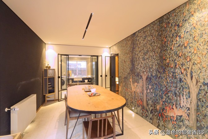 周末白相里的一张床、一群朋友、暴走于迪士尼乐园