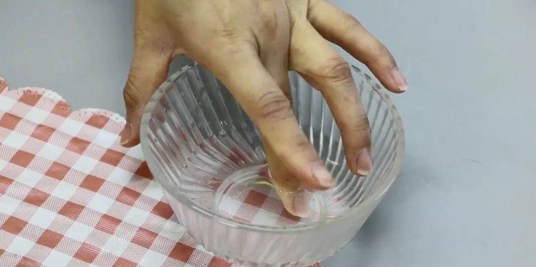 手指扎刺怎么取小妙招,挑手指扎刺小窍门