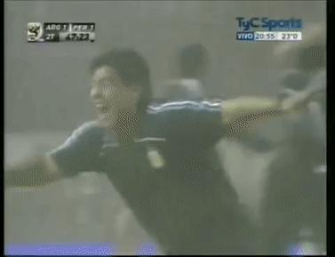 梅西夺冠后亲吻妻子,梅西夺冠亲吻爱妻