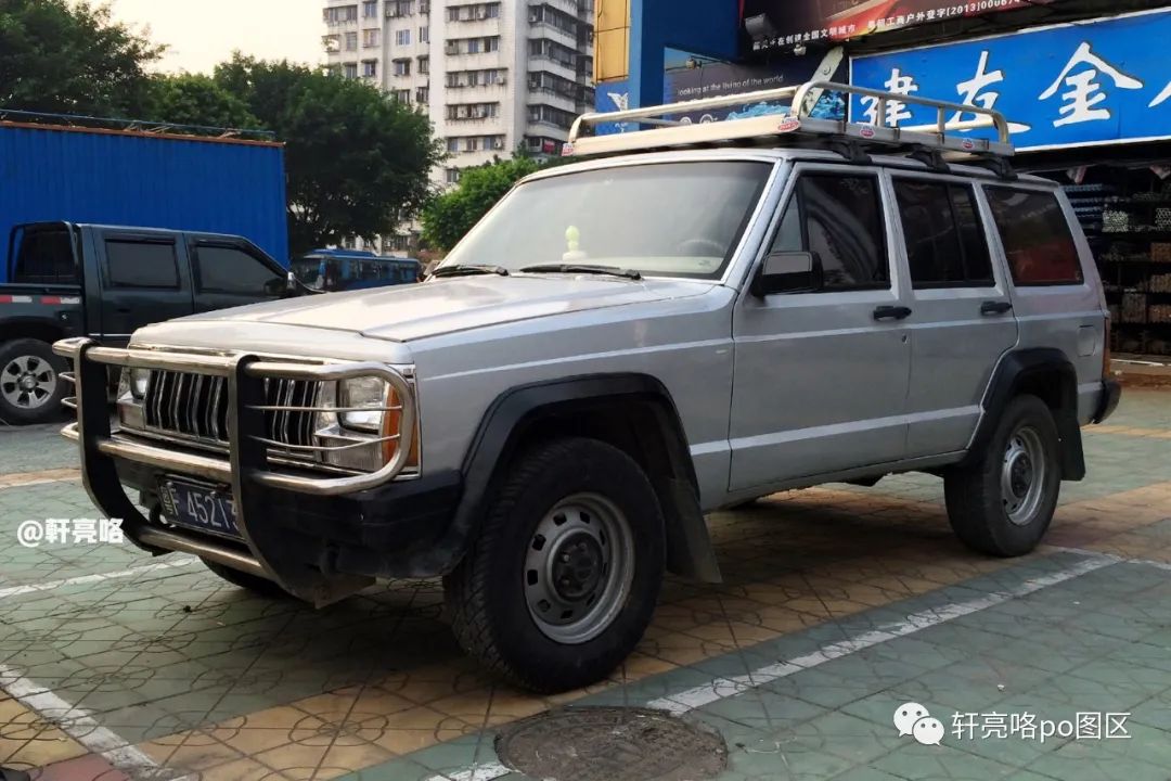 吉普进口切诺基,2020款jeep大切诺基超性能