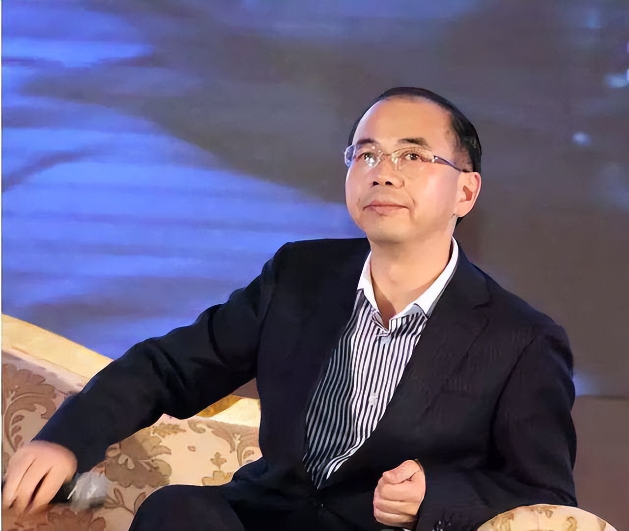 打工妹一夜之间变成富家女,打工妹流浪汉完整版