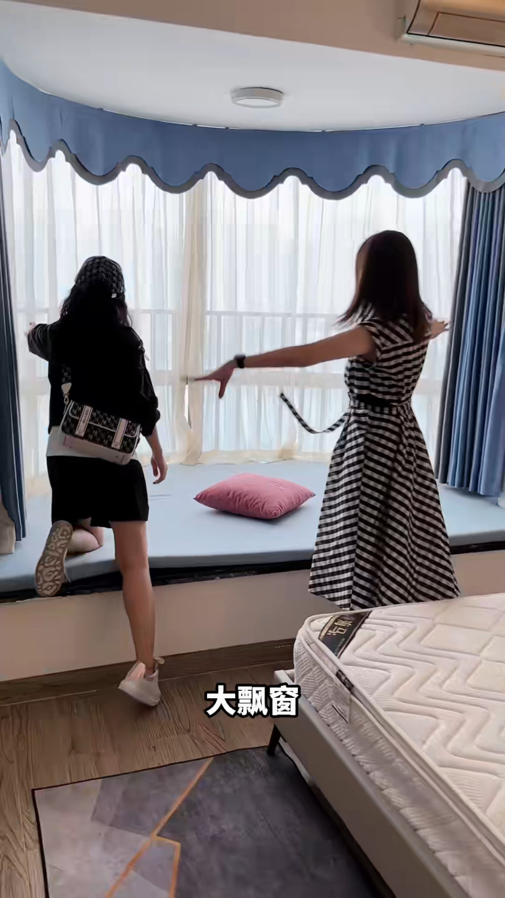 香港明星被曝搬离豪宅,香港51岁女星定居深圳