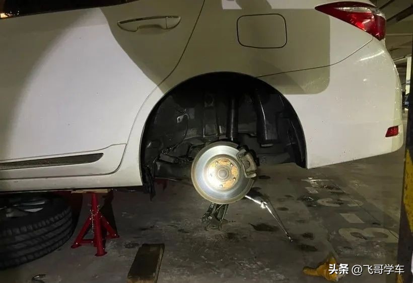 卡罗拉改装减震器经验,卡罗拉双擎更换kyb减震器