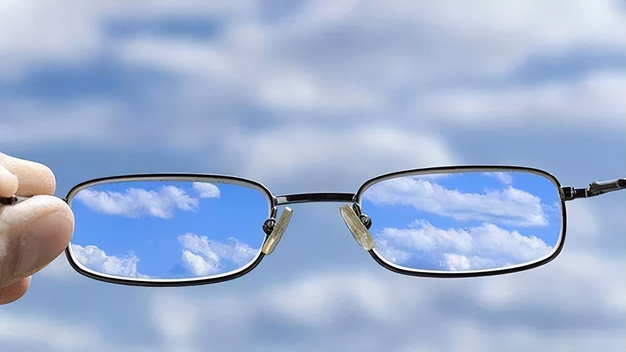 去眼镜店配眼镜度数真的准吗,一般眼镜店配的眼镜度数是多少