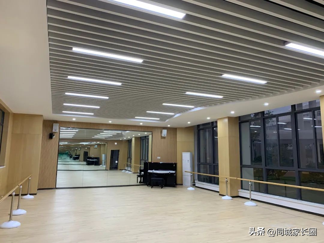 育才中学给家长一封信,育才学校2018新生家长会